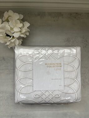 Hudson Park Collection Luxe White Metallic King Duvet Cover